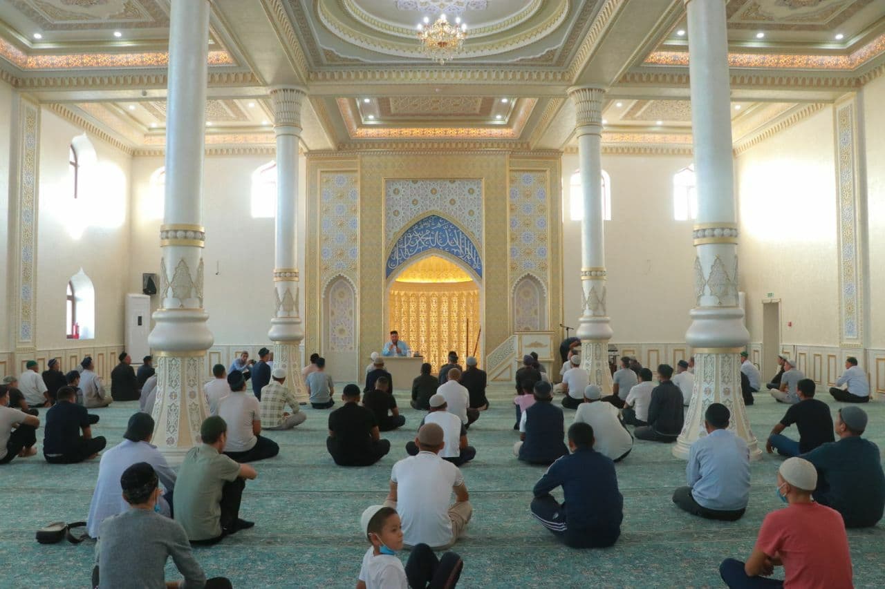 Фақатгина Аллоҳдан сўранг! Дуо мусулмоннинг қуролидир. 