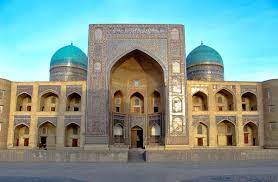 Mir Arab madrasasi ustozlari rag’batlantirildi