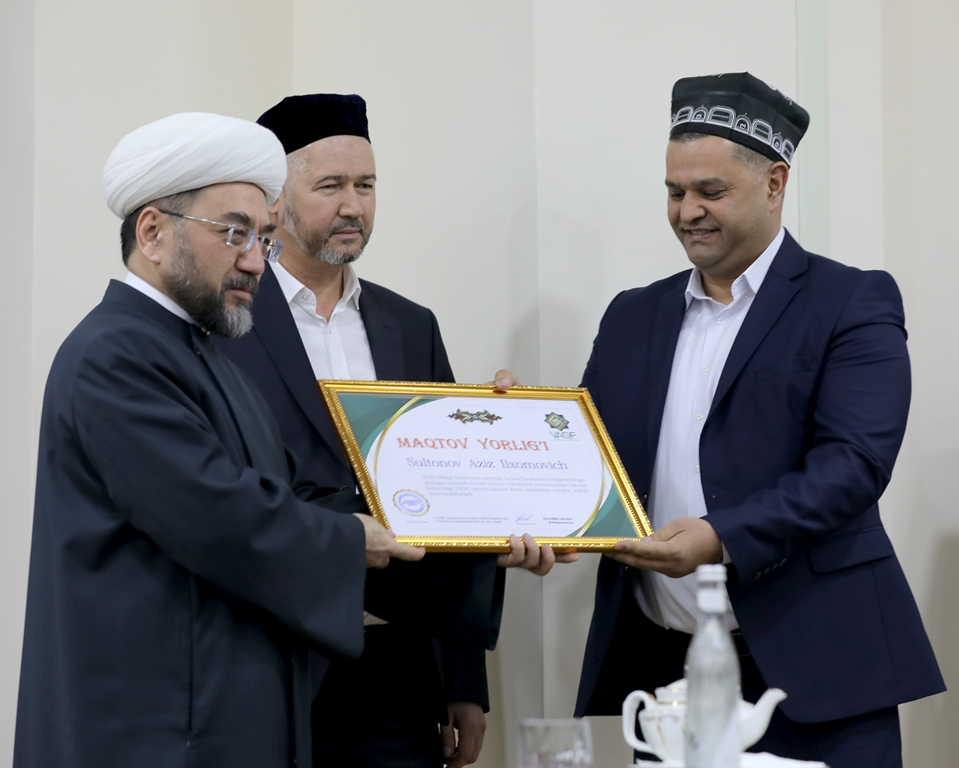 Диний таълим муассасалари устоз-мураббийлари, ходимлари ва олис ҳудудлардаги масжид имомлари учун 831 миллион сўм хайрия қилинди