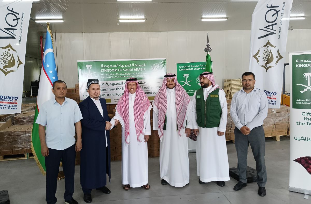 SAUDIYA XAYRIYA MARKAZI “VAQF” FONDIGA 25 TONNA XURMO HADYA QILDI