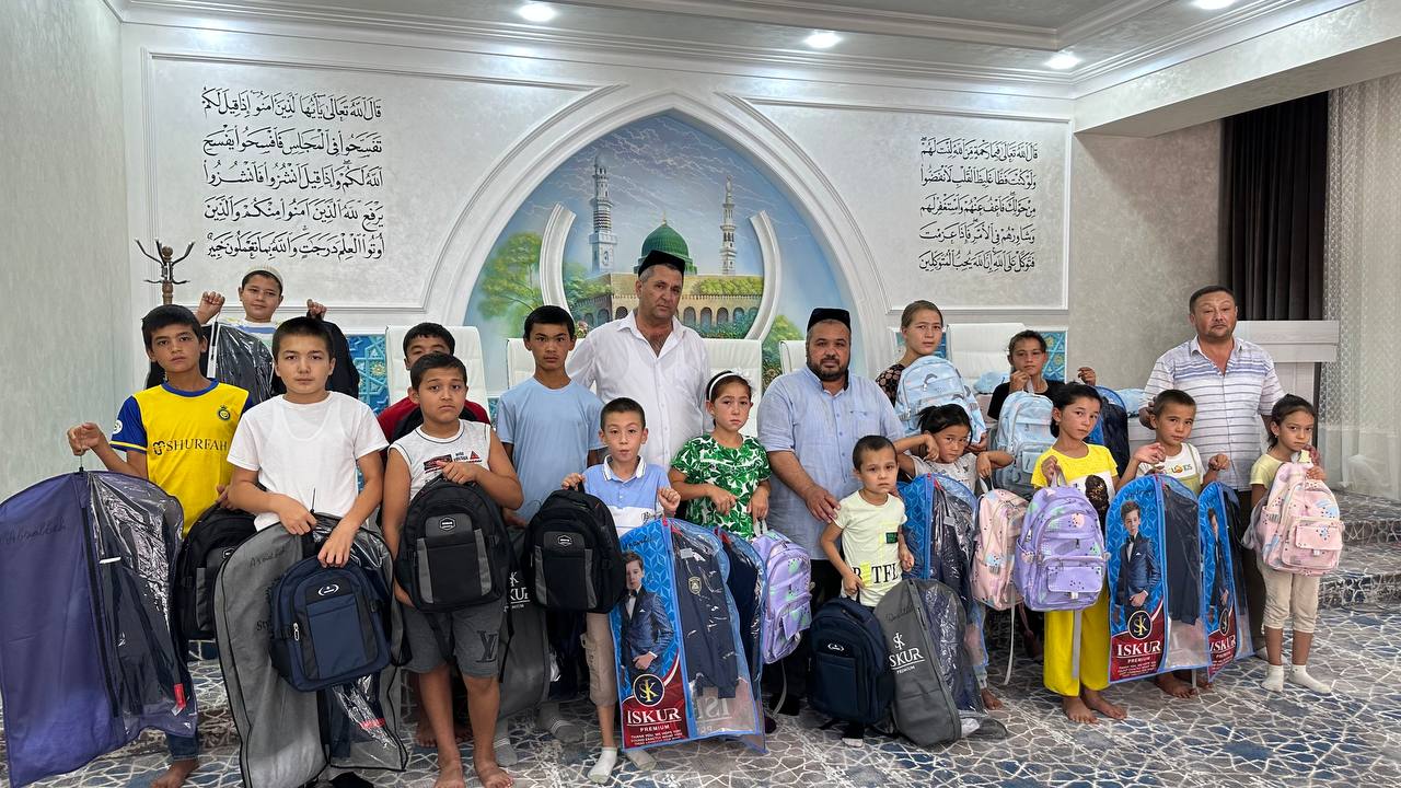 Сирдарёда ҳам етим ва ночор оила фарзандларига хайриялар улашилди