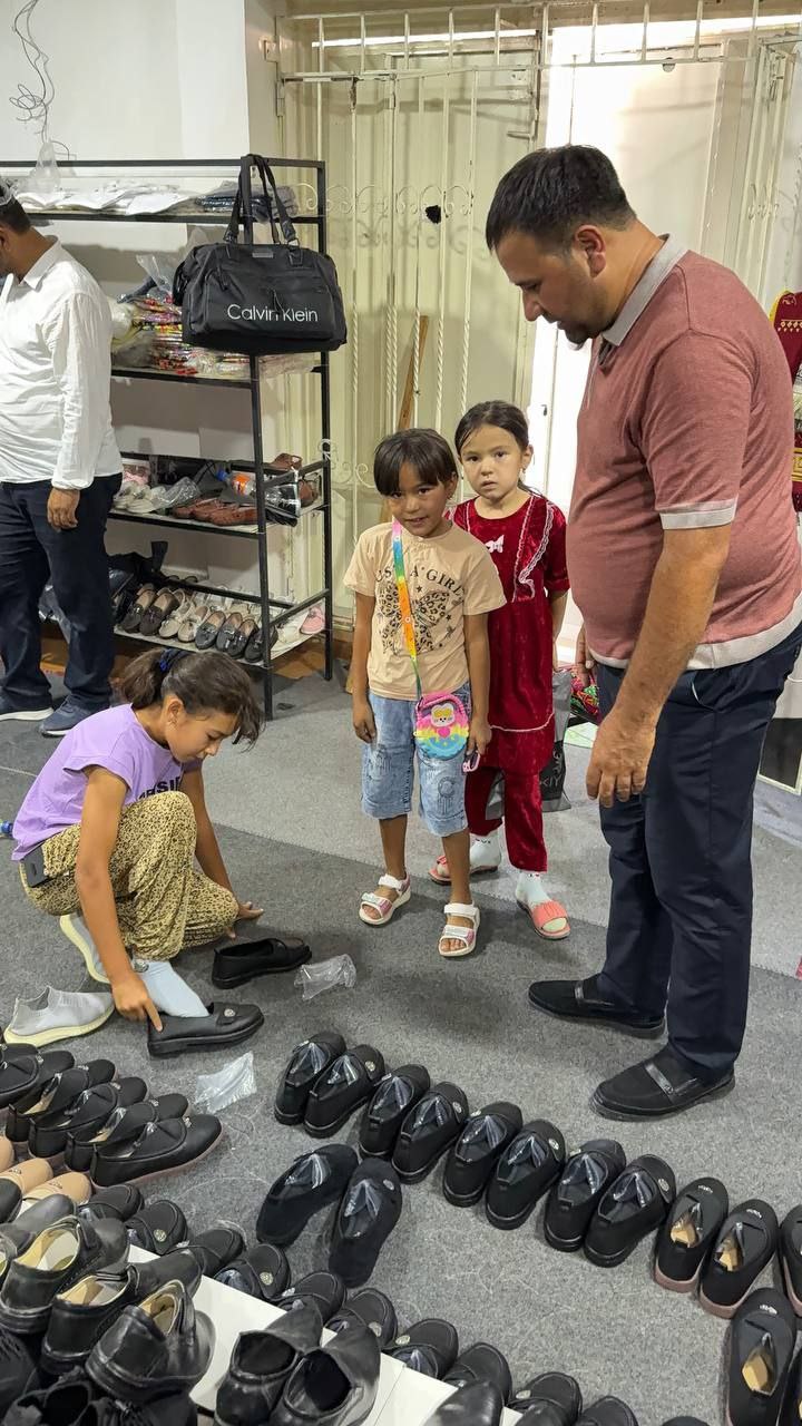 YANGI O‘QUV YILINI YANGI KIYIM VA O‘QUV QUROLLARI BILAN