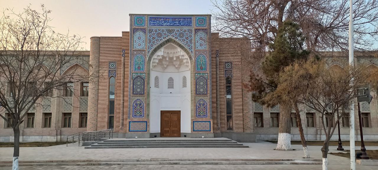 MIR ARAB OLIY MADRASASI USTOZ VA TALABALARI RAG'BATLANTIRILDI