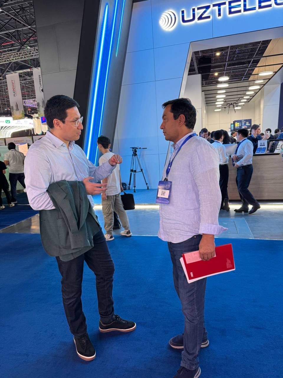 KO‘RGAZMA DOIRASIDA BIR NECHA KOMPANIYA VAKILLARI BILAN UCHRASHUV BO‘LIB O‘TDI